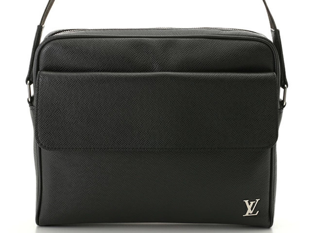 LOUIS VUITTON Alex Messenger Taiga Noir Black